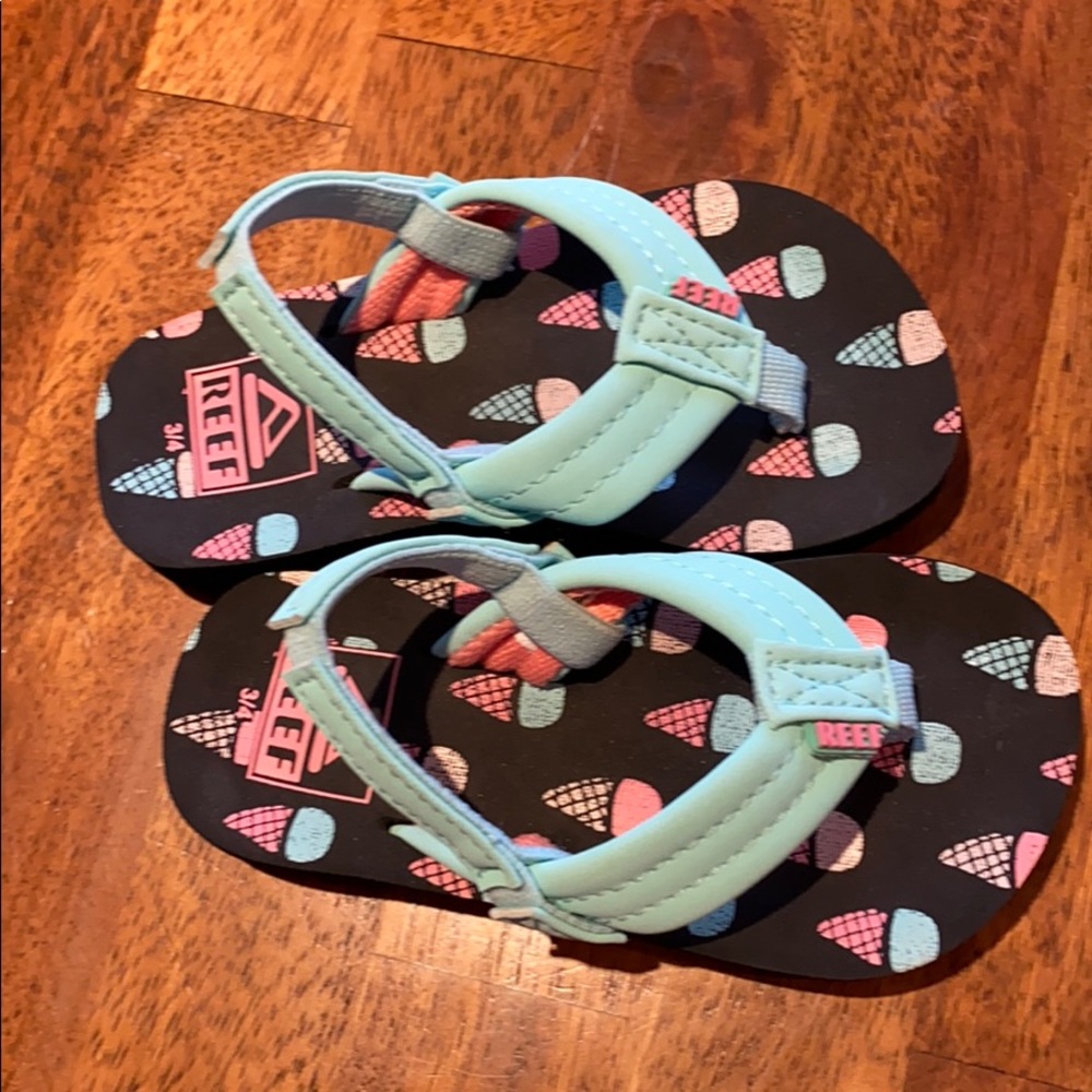 Reef Sandals little girl 3/4